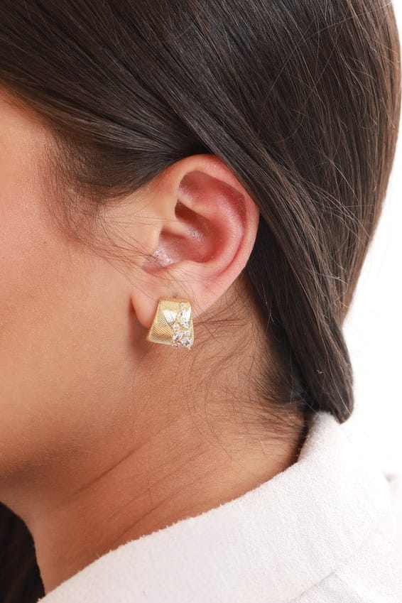 #Ear00050
