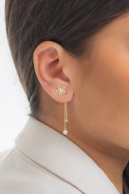 #Ear00054