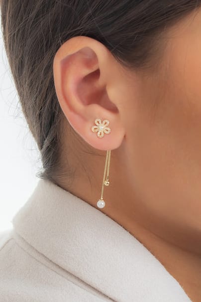 #Ear00054 Hover Image