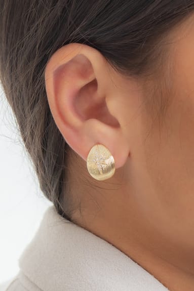 #Ear00057