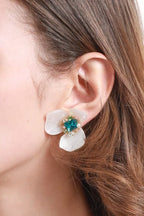 #Ear00063