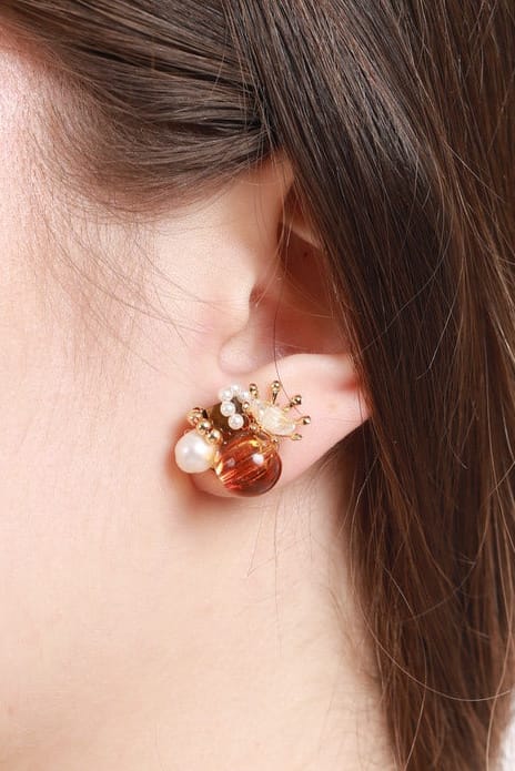 #Ear00071