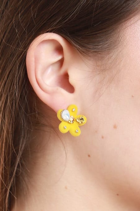 #Ear00072