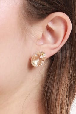 #Ear00074