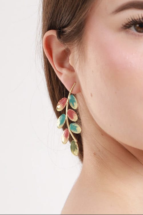 #Ear00077