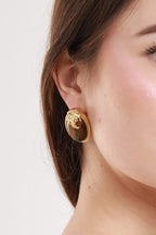 #Ear00079