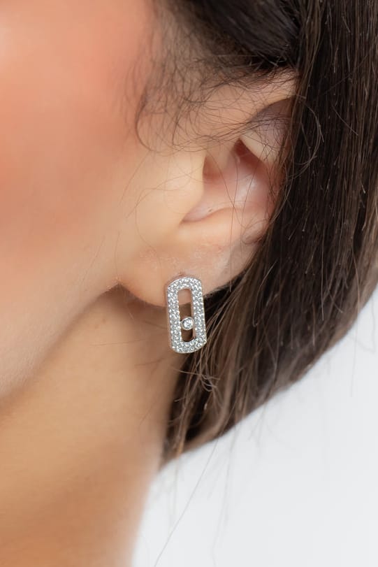#Ear00080