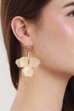 #Ear00082