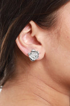 #Ear00086