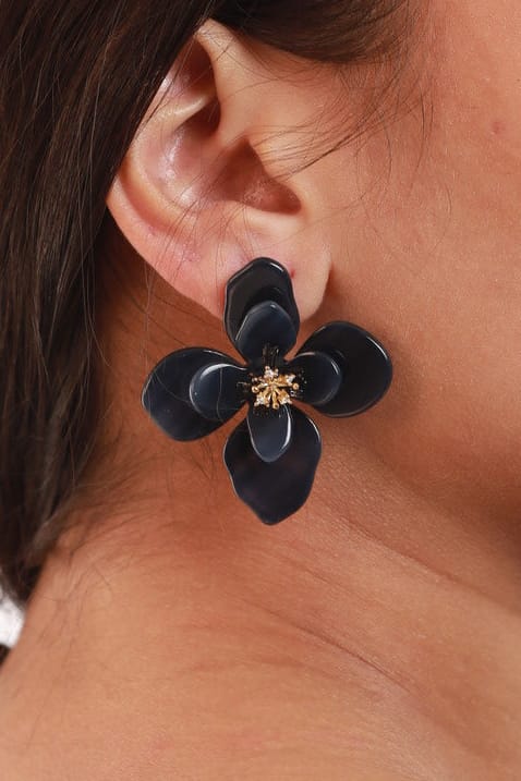 #Ear00092