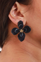 #Ear00092