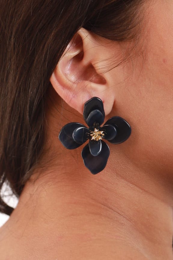 #Ear00092