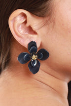 #Ear00092