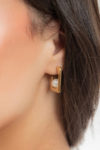 #Ear00094