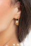 #Ear00094