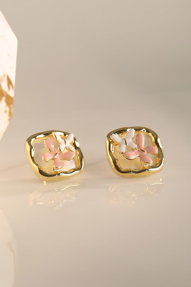 #Ear00108