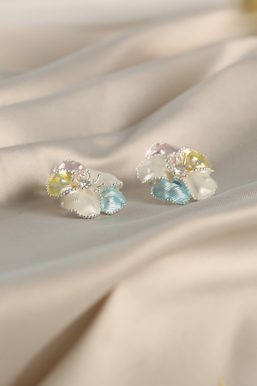 #Ear00118