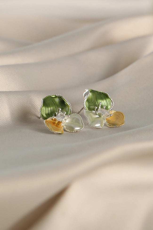 #Ear00121 Main Image