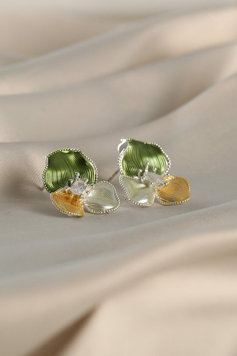 #Ear00121