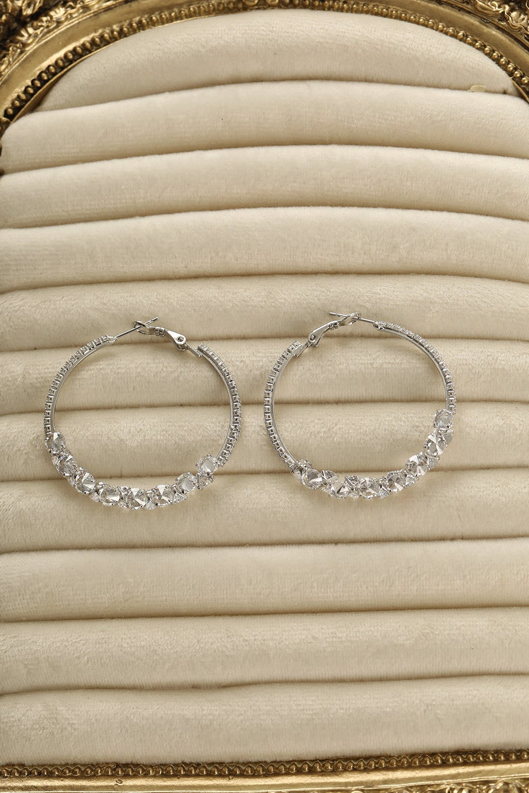 #Ear00134