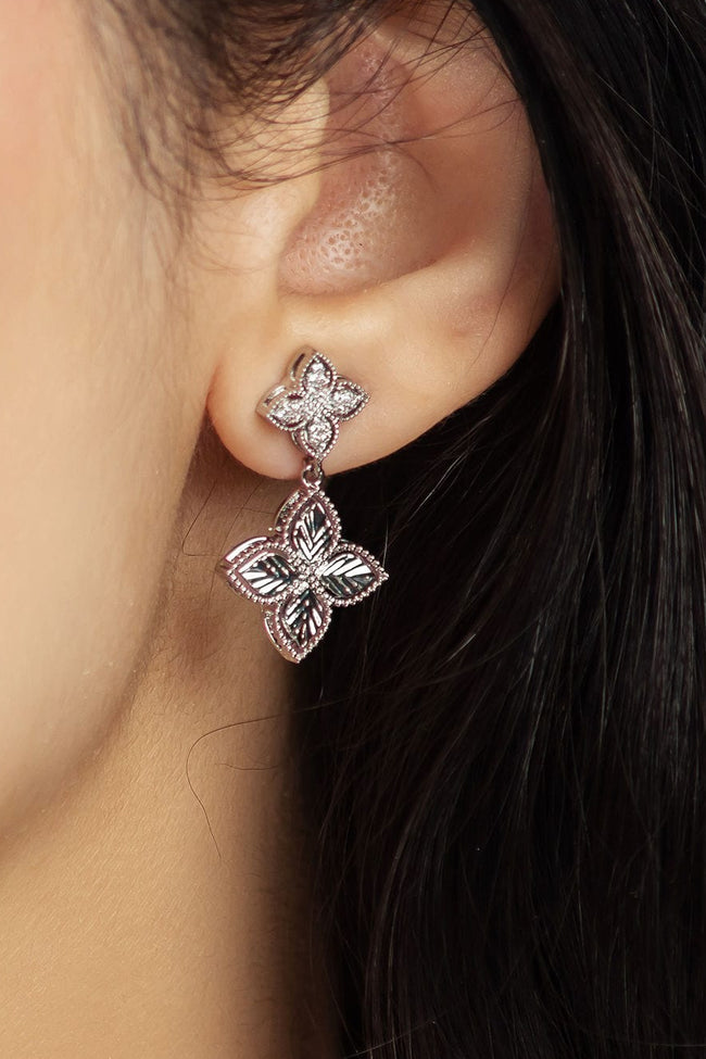 #EAR00001 Hover Image