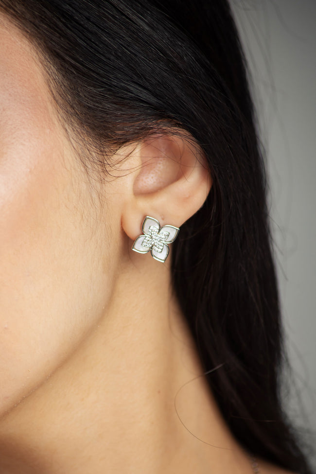 #EAR00005 Hover Image