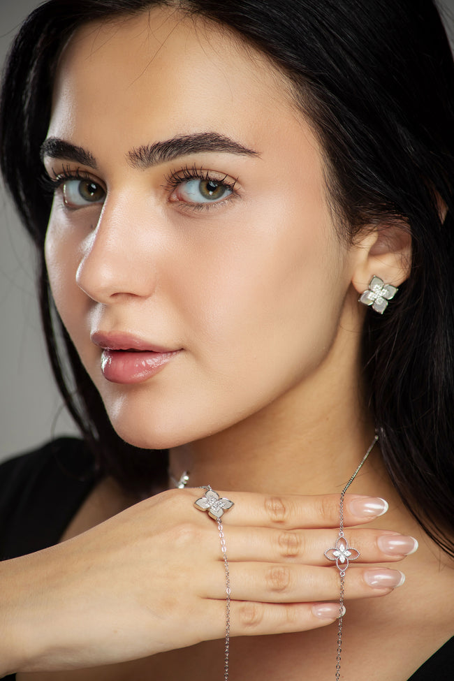 #EAR00005 Main Image