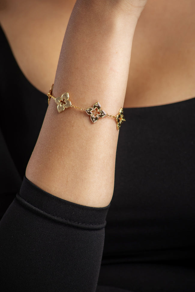 #Br00035 Hover Image