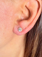 #Ear00143