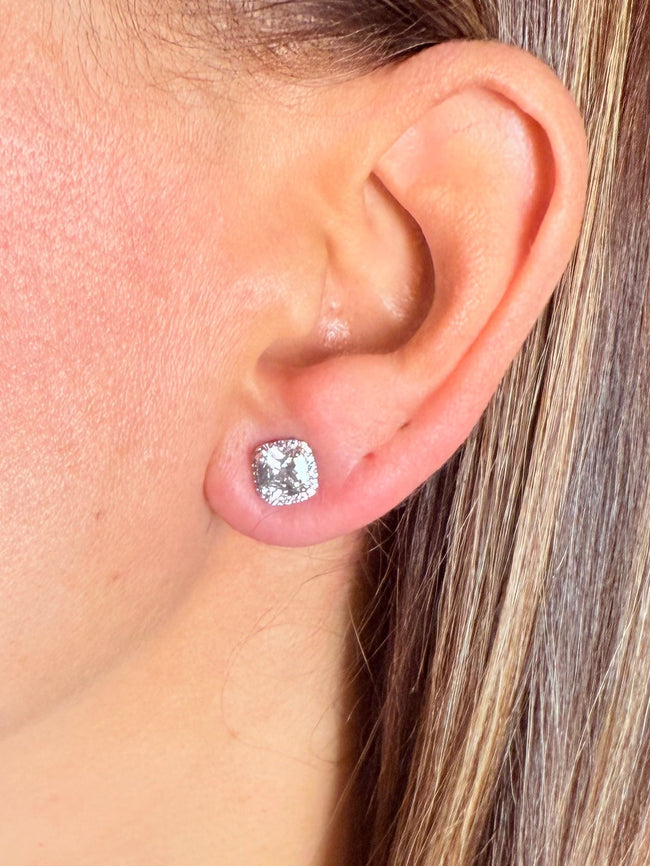 #Ear00145 Main Image