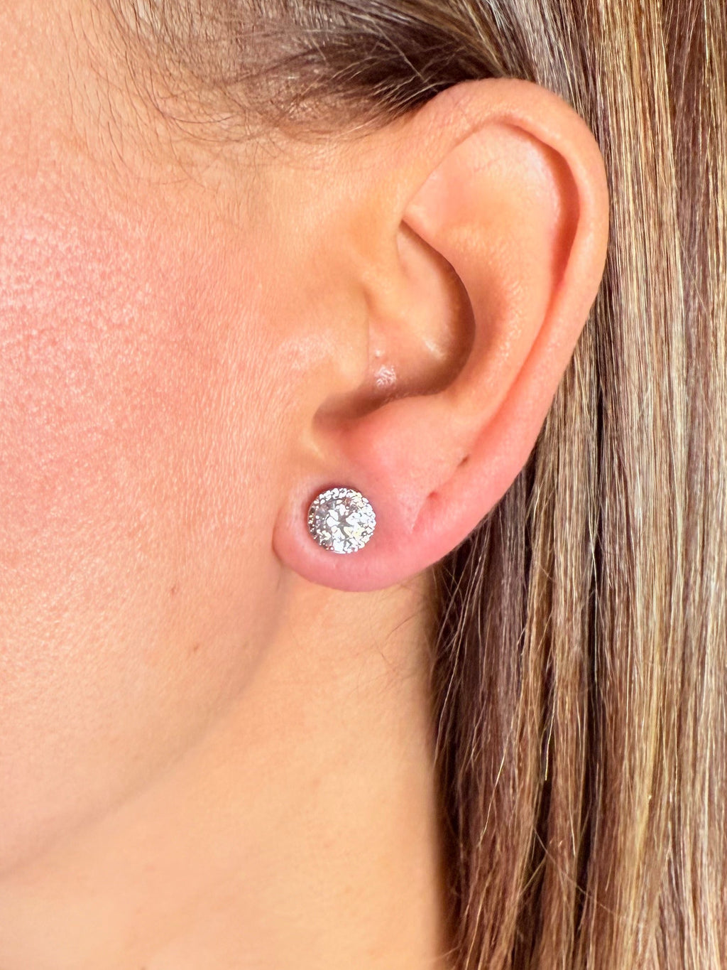 #Ear00147
