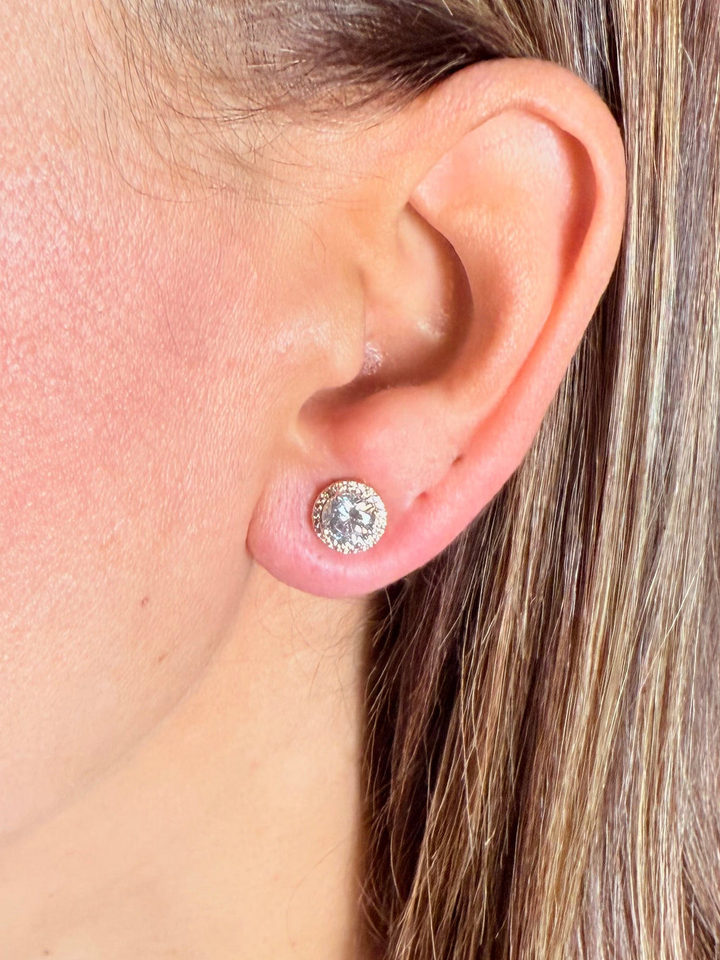 #Ear00148