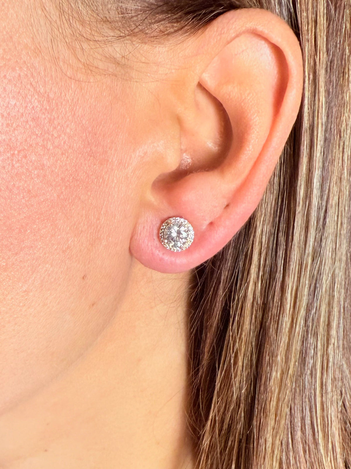 #Ear00148