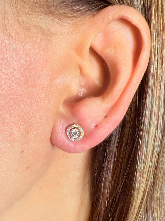 #Ear00151 Main Image