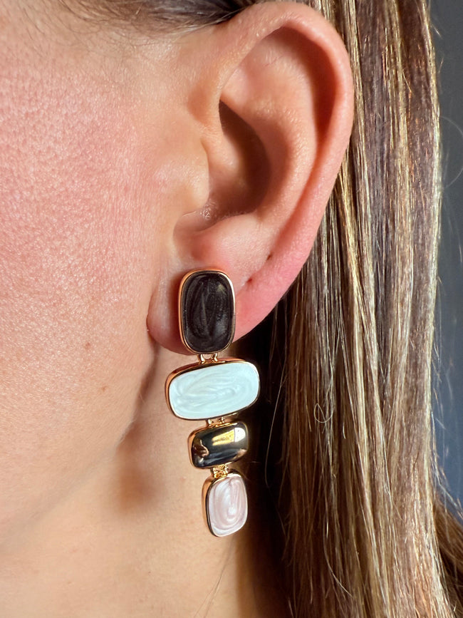 #Ear00153 Main Image
