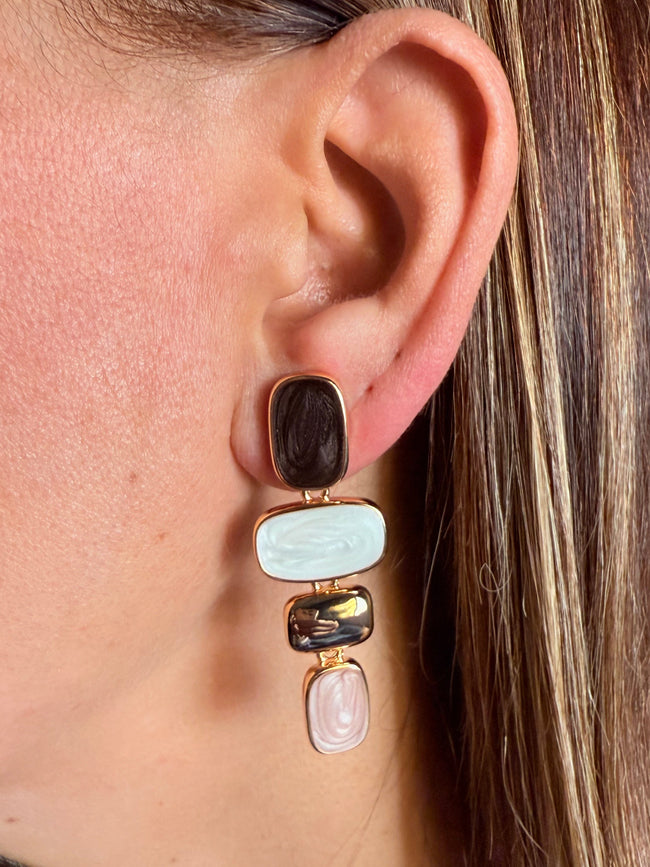 #Ear00153 Hover Image